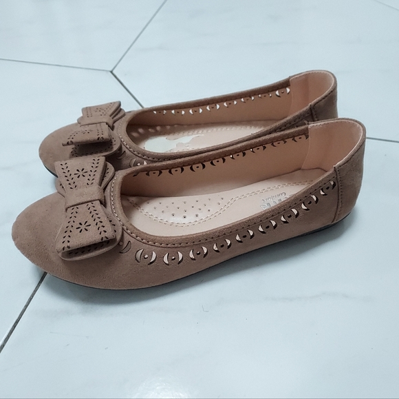 Link Tan Girls Flats with Bow Accent Size 3 - Picture 3 of 4